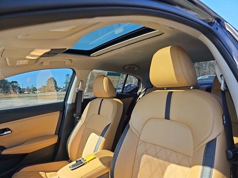 Used 2024 Nissan Sentra SV w/ SV Premium Package image 33