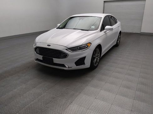 Used 2020 Ford Fusion SEL FWD image 15