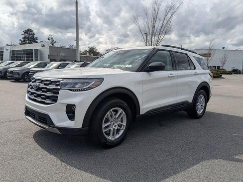 New 2026 Ford Explorer Active w/ Active Comfort Package image 8
