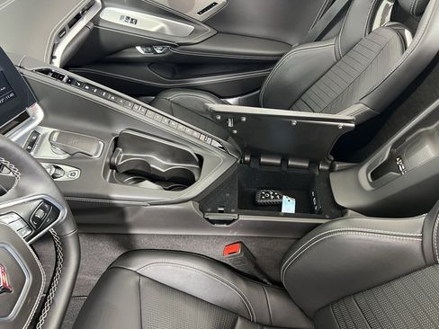 Used 2022 Chevrolet Corvette Stingray Premium Conv w/ Z51 Performance Package image 33