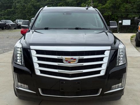 Used 2017 Cadillac Escalade Premium Luxury AWD/4WD image 2