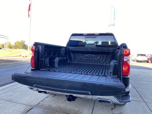 Used 2023 Chevrolet Silverado 1500 LT w/ Z71 Off-Road Package AWD/4WD image 26