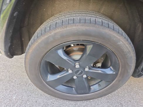 Used 2015 Jeep Grand Cherokee Altitude AWD/4WD image 4