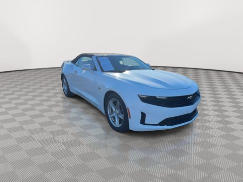 Certified 2020 Chevrolet Camaro LT image 3