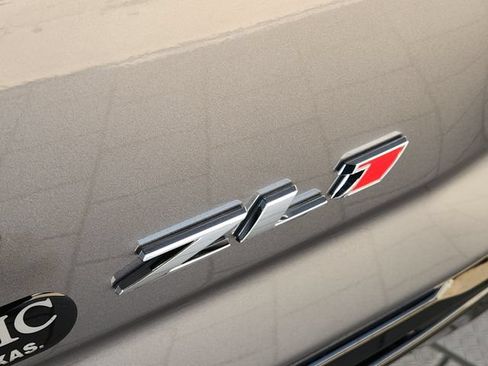 Used 2019 Chevrolet Camaro ZL1 RWD image 10