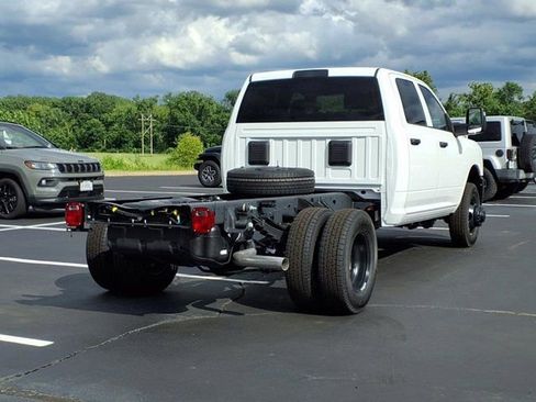 New 2025 RAM 3500 Tradesman AWD/4WD image 15