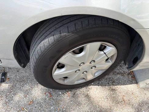 Used 2004 Toyota Corolla CE FWD image 8