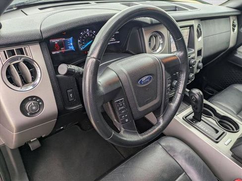 Used 2017 Ford Expedition XLT w/ Equipment Group 202A RWD image 10