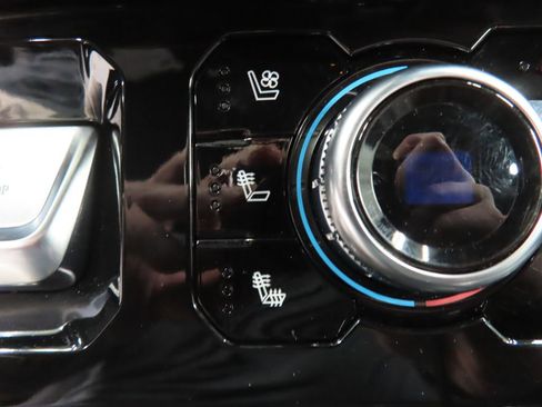 Used 2025 GMC Sierra 2500 AT4 image 70