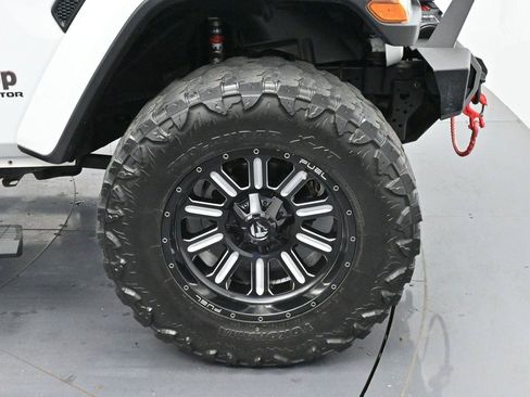 Used 2021 Jeep Gladiator Rubicon AWD/4WD image 32