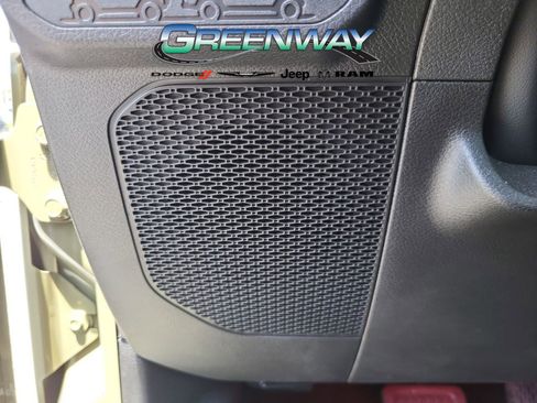 Used 2025 Jeep Wrangler Unlimited Sport AWD/4WD image 17
