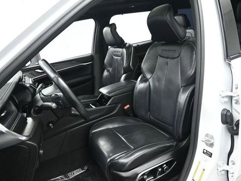 Used 2021 Jeep Grand Cherokee L Overland w/ Advanced Protech Group III image 13