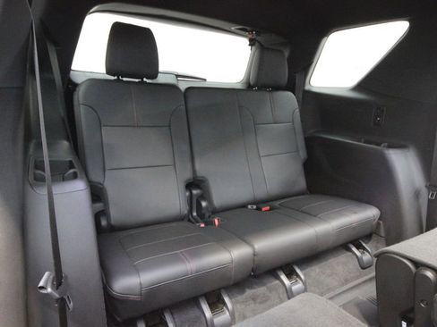 Used 2023 Chevrolet Traverse RS w/ LPO, Floor Liner Package AWD/4WD image 30