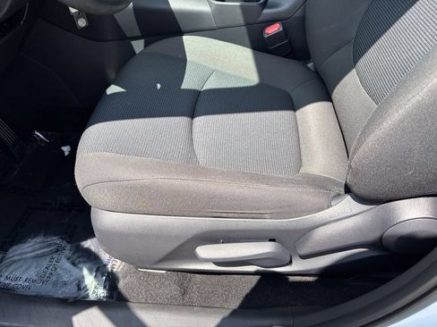 Used 2025 Toyota RAV4 LE AWD/4WD image 19
