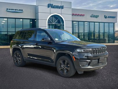 Used 2023 Jeep Grand Cherokee Altitude