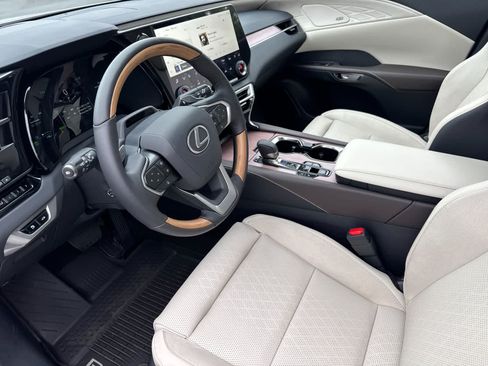 Certified 2026 Lexus RX 450h AWD w/ Convenience Package image 11