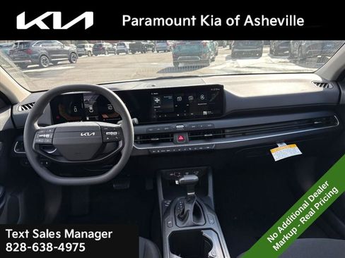 New 2026 Kia K4 LX image 8