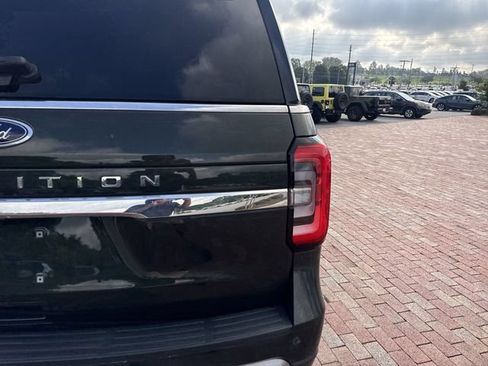 Used 2023 Ford Expedition Limited RWD image 11