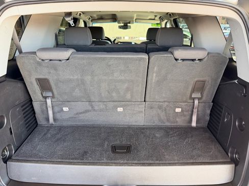 Used 2018 GMC Yukon SLE w/ HD Trailering Package image 18