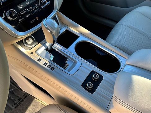 Used 2018 Nissan Murano Platinum image 17