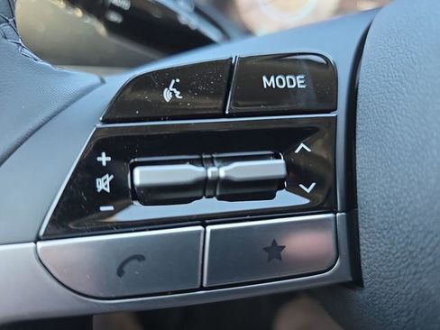 New 2026 Hyundai Elantra Limited FWD image 25