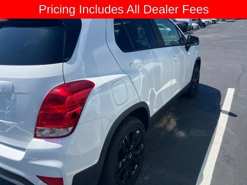 Used 2020 Chevrolet Trax LT w/ Redline Edition FWD image 9