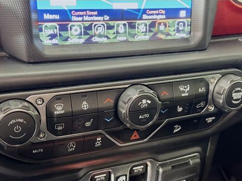 Used 2019 Jeep Wrangler Unlimited Rubicon image 16