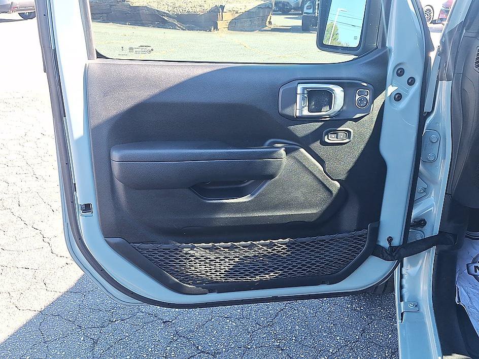 Used 2023 Jeep Wrangler Unlimited Sport AWD/4WD image 9