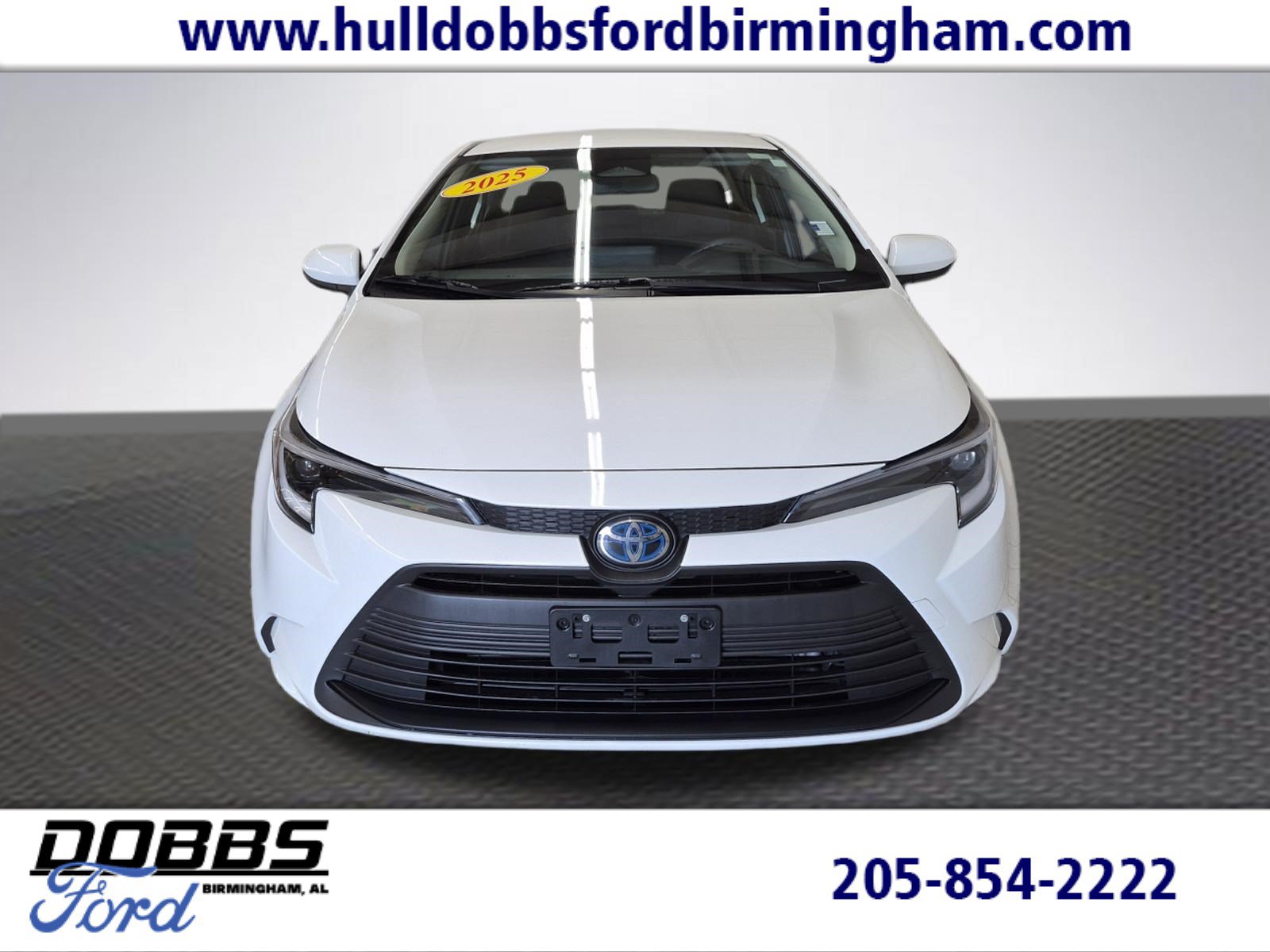 Used 2025 Toyota Corolla LE FWD image 1