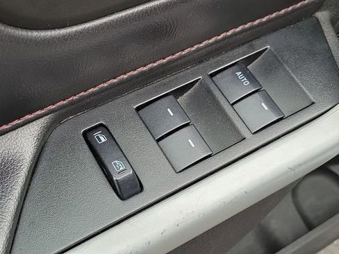 Used 2013 Ford Edge SEL FWD image 17