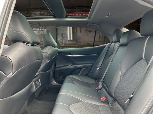 Used 2019 Toyota Camry XSE w/ Navigation Package FWD image 14