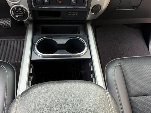 Used 2019 Nissan Titan PRO-4X image 32