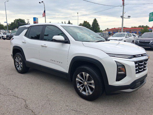 Used 2025 Chevrolet Equinox LT FWD image 1