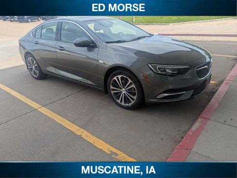 Used 2019 Buick Regal Preferred w/ Driver Confidence Package I FWD image 2