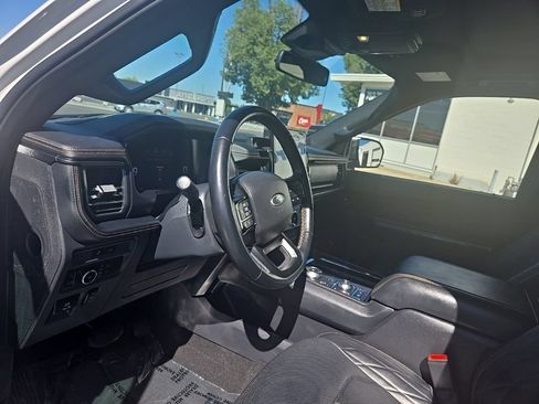 Used 2024 Ford Expedition Max Platinum AWD/4WD image 11
