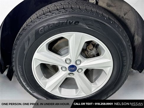 Used 2019 Ford Edge SE image 29