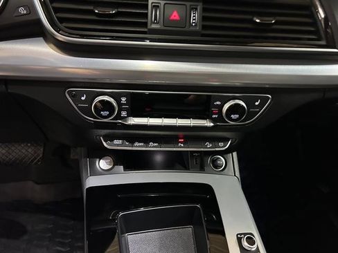 Certified 2025 Audi Q5 2.0T Premium w/ Convenience Plus Package image 16