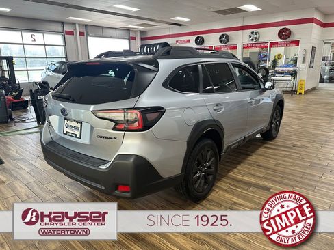 Used 2025 Subaru Outback Onyx Edition AWD/4WD image 5