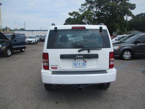 Used 2012 Jeep Liberty Sport image 5