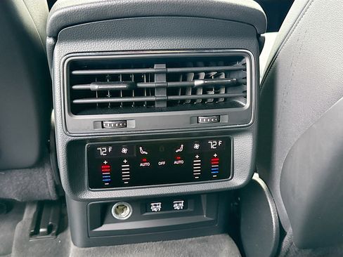 Used 2019 Audi Q8 Premium Plus image 19