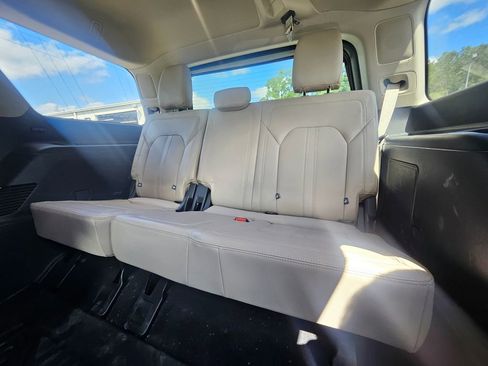 Used 2024 Ford Expedition Limited RWD image 19