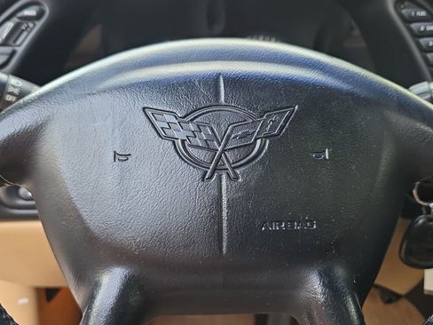 Used 2002 Chevrolet Corvette Convertible w/ Preferred Equipment Group2 RWD image 26