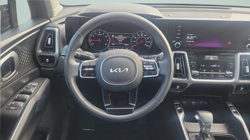 Used 2023 Kia Sorento S w/ Panoramic Sunroof Package FWD image 11