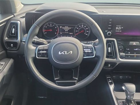 Used 2023 Kia Sorento S w/ Panoramic Sunroof Package FWD image 11