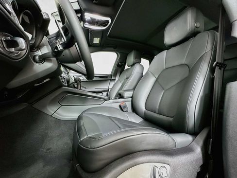 New 2026 Porsche Macan AWD/4WD image 5