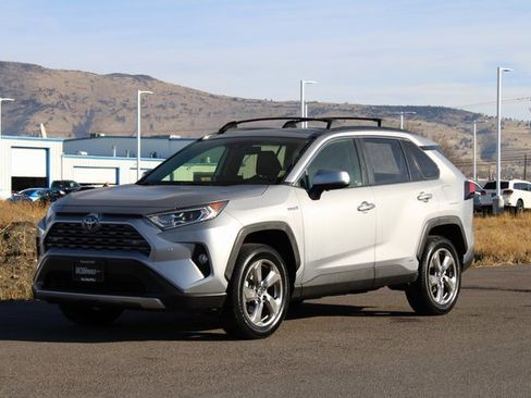 Used 2020 Toyota RAV4 Limited image 8