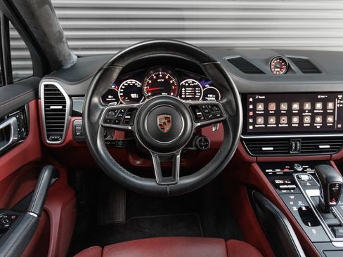 Certified 2022 Porsche Cayenne GTS AWD/4WD image 18