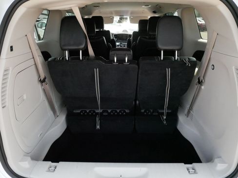 Used 2023 Chrysler Pacifica Touring-L FWD image 18