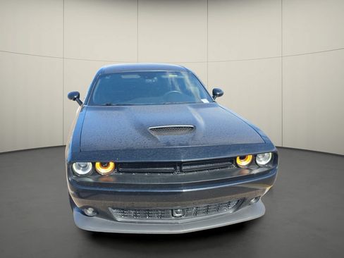 Used 2016 Dodge Challenger SRT w/ Technology Group RWD image 2