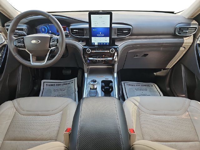 Used 2024 Ford Explorer Platinum w/ Technology Package AWD/4WD image 9